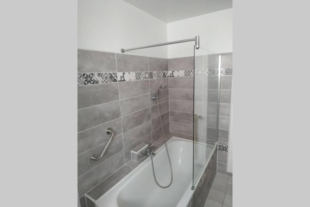 Sète Appartement T3 Spacieux Avec Vue Sur L'Etang De Thau Au 1Er Etage D'Une Villa - Entree Independante מראה חיצוני תמונה